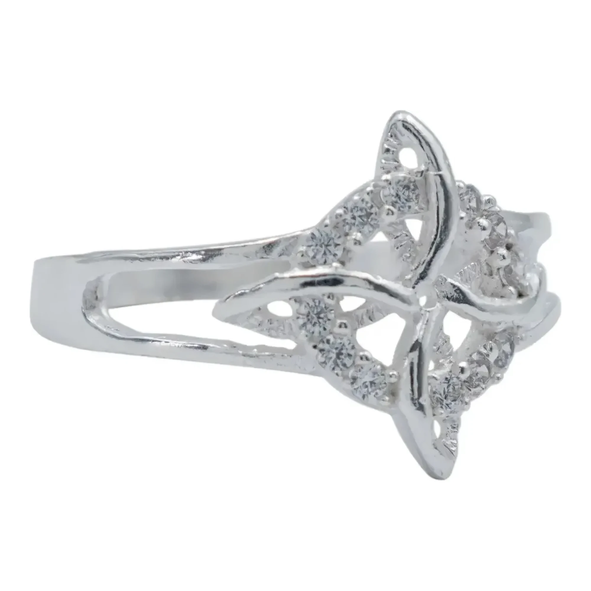 Anillo de Plata 925 con Nudo de Bruja Celta y zirconia brillante. Joyería esotérica mexicana, anillo de promesa y protección