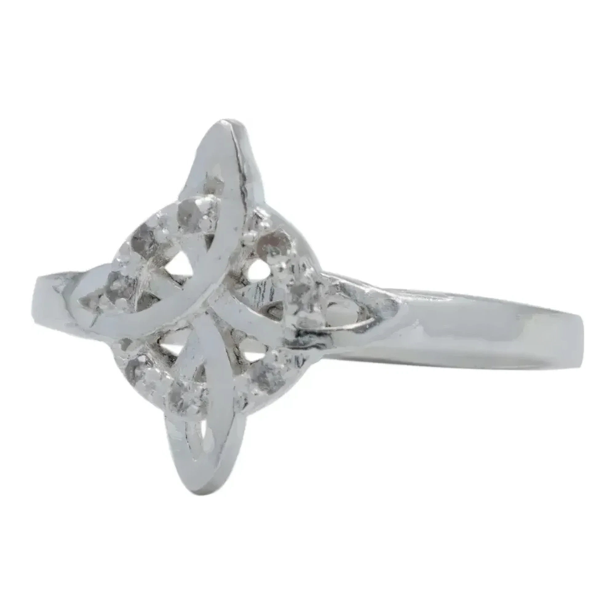 Anillo nudo de las brujas elaborado en plata ley 925 nacional acabado liso con zirconia blanca engarzada central talla 9
