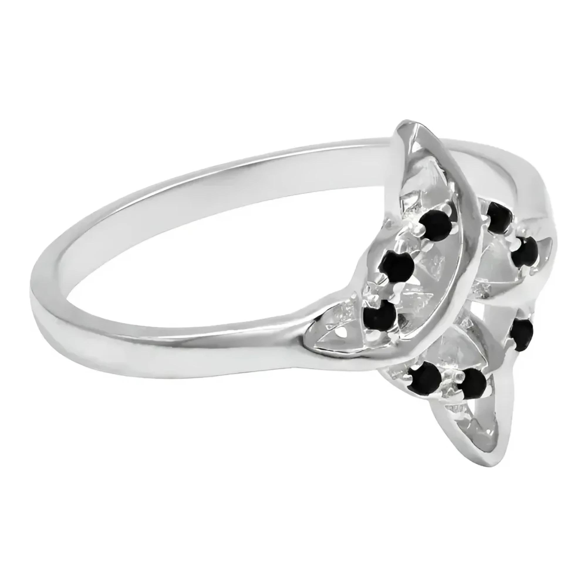 Anillo nudo de bruja plata 925 con circonia negra central, acabado liso de joyería mexicana en plata ley 925 para mujer