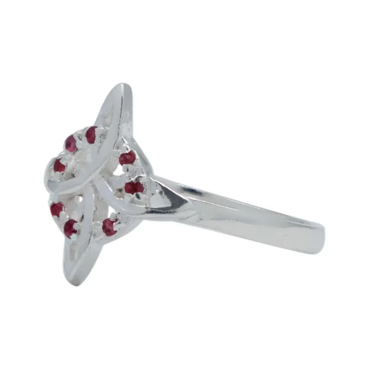 Anillo Plata .925 Nudo de Bruja con zirconias multicolor, joya mística y moderna. Diseño de protección auténtica, joyería eso