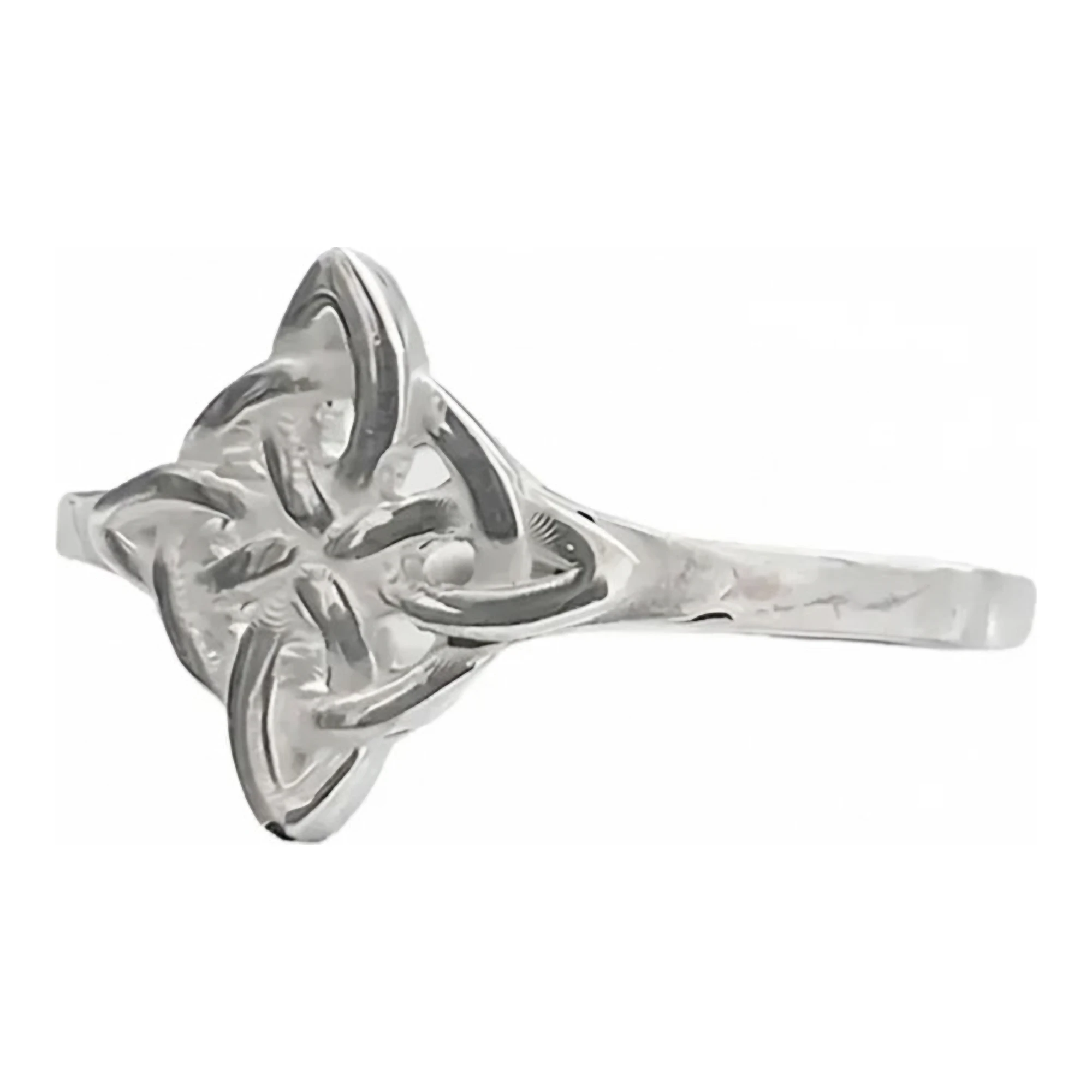 Anillo nudo de brujas en plata .925 nacional tono plateado con acabado grabado de protección esotérica celta para mujer