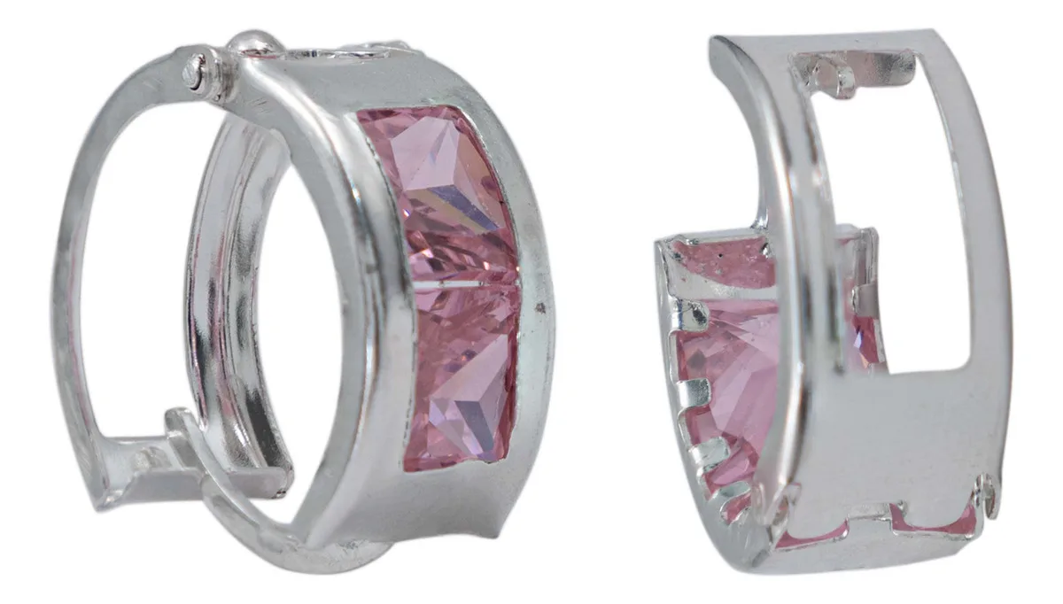 Aretes arracadas huggies de plata de ley 925 con zirconia rosa brillante. Diseño minimalista, elegantes y cómodos para mujer.