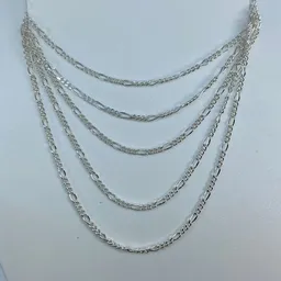 Collar Dije Nudo de Bruja Plata .925 con Cadena Cartier Eslabón - Imagen 3
