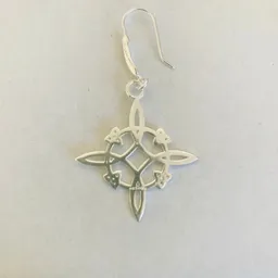 Collar Dije Nudo de Bruja Plata .925 con Cadena Cartier Eslabón - Imagen 5