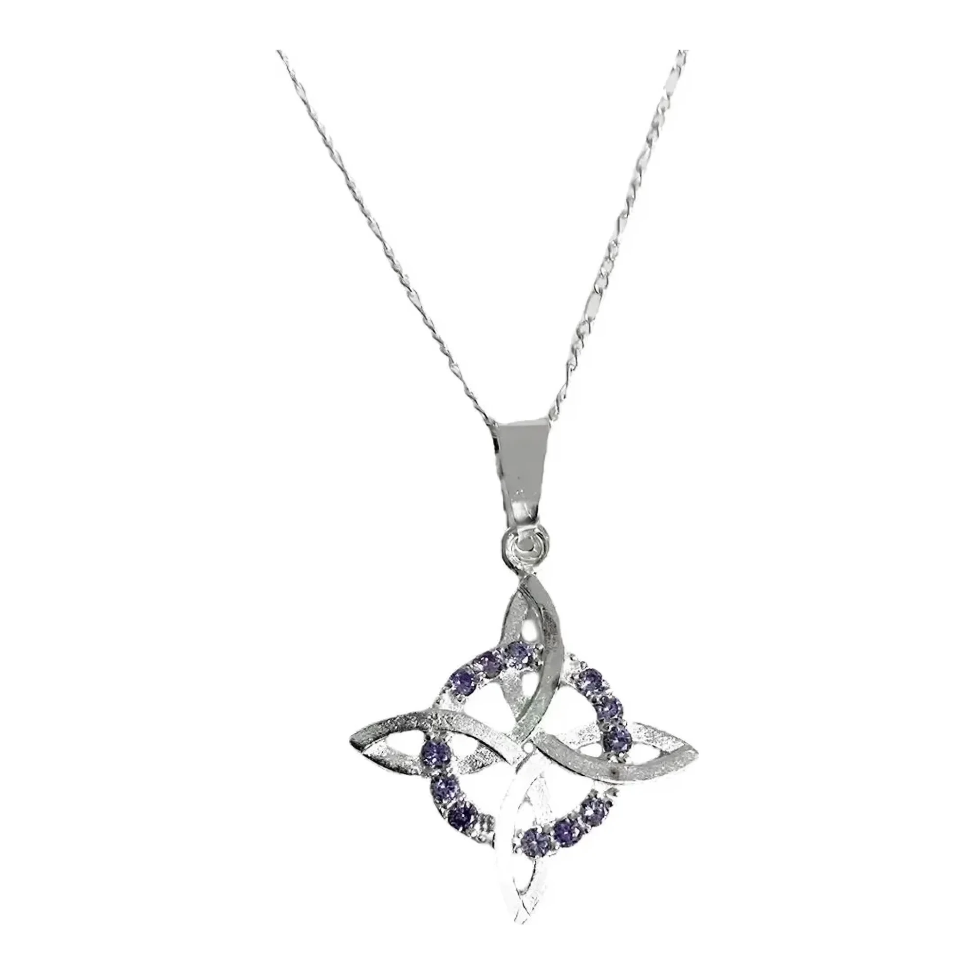 Dije nudo de bruja celta plano plata ley 925 mujer con zirconia morada brillante y cadena Figaro 3x1 de joyeria mexicana