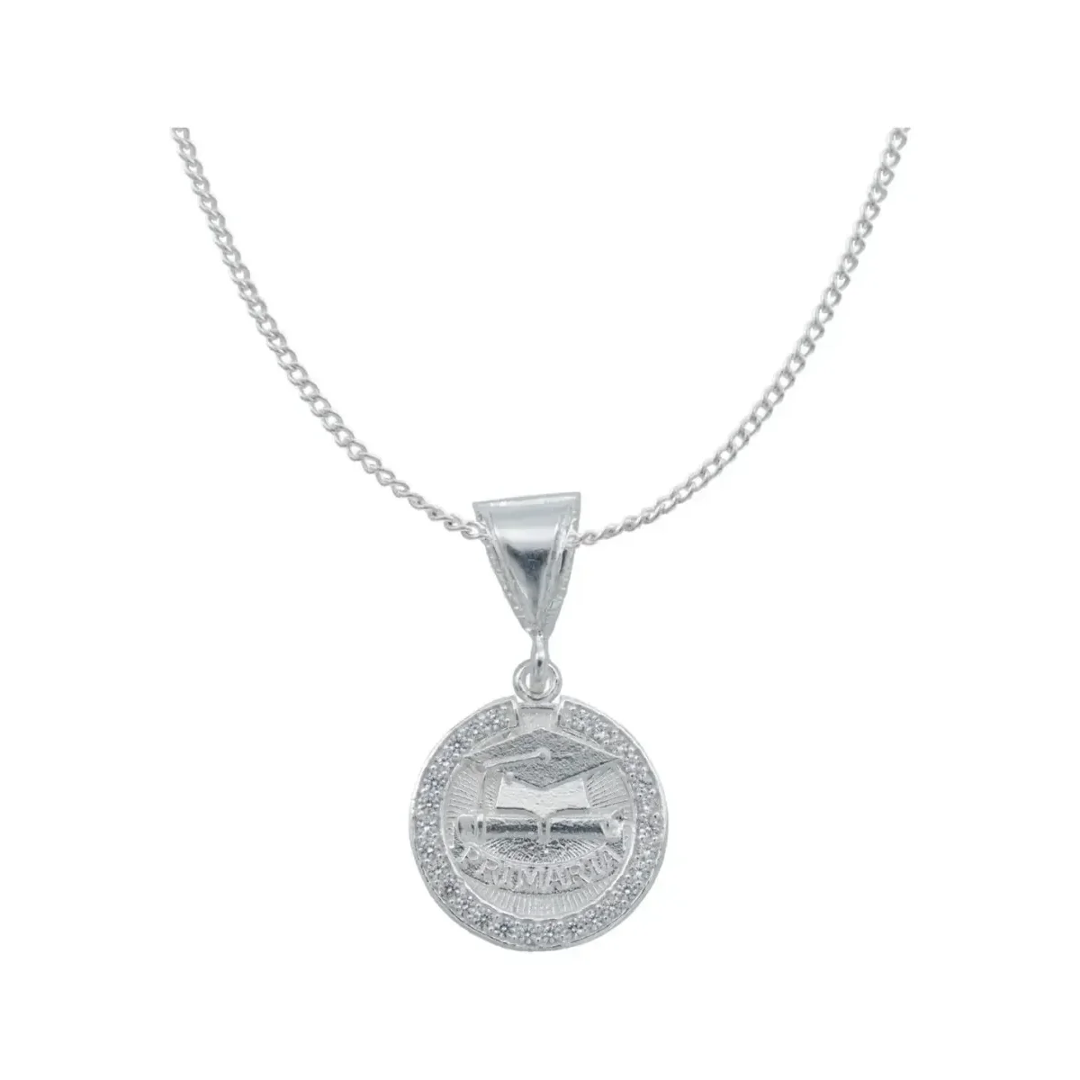Collar de graduación plata .925 con dije de birrete y diploma. Joyería de plata .925 hecha a mano con zirconia brillante.