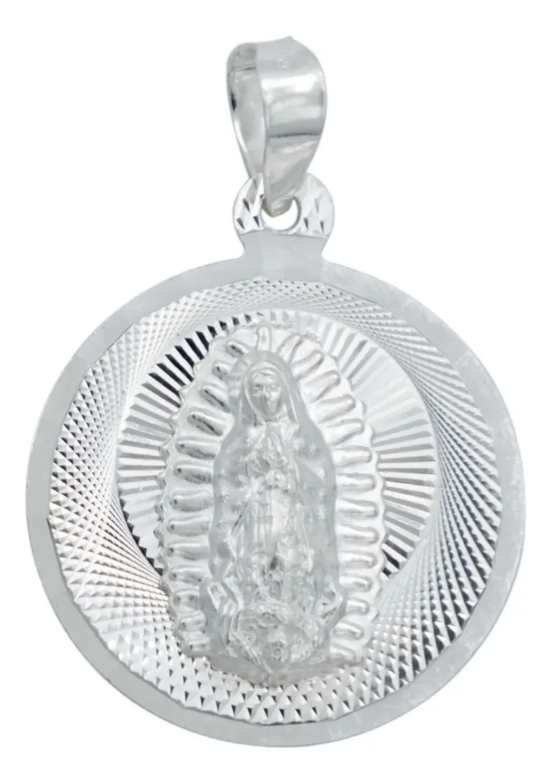 Dije Medalla Virgen de Guadalupe Plata Ley .925 certificada, diseño diamantado. Joyería católica moderna, colgante religioso.