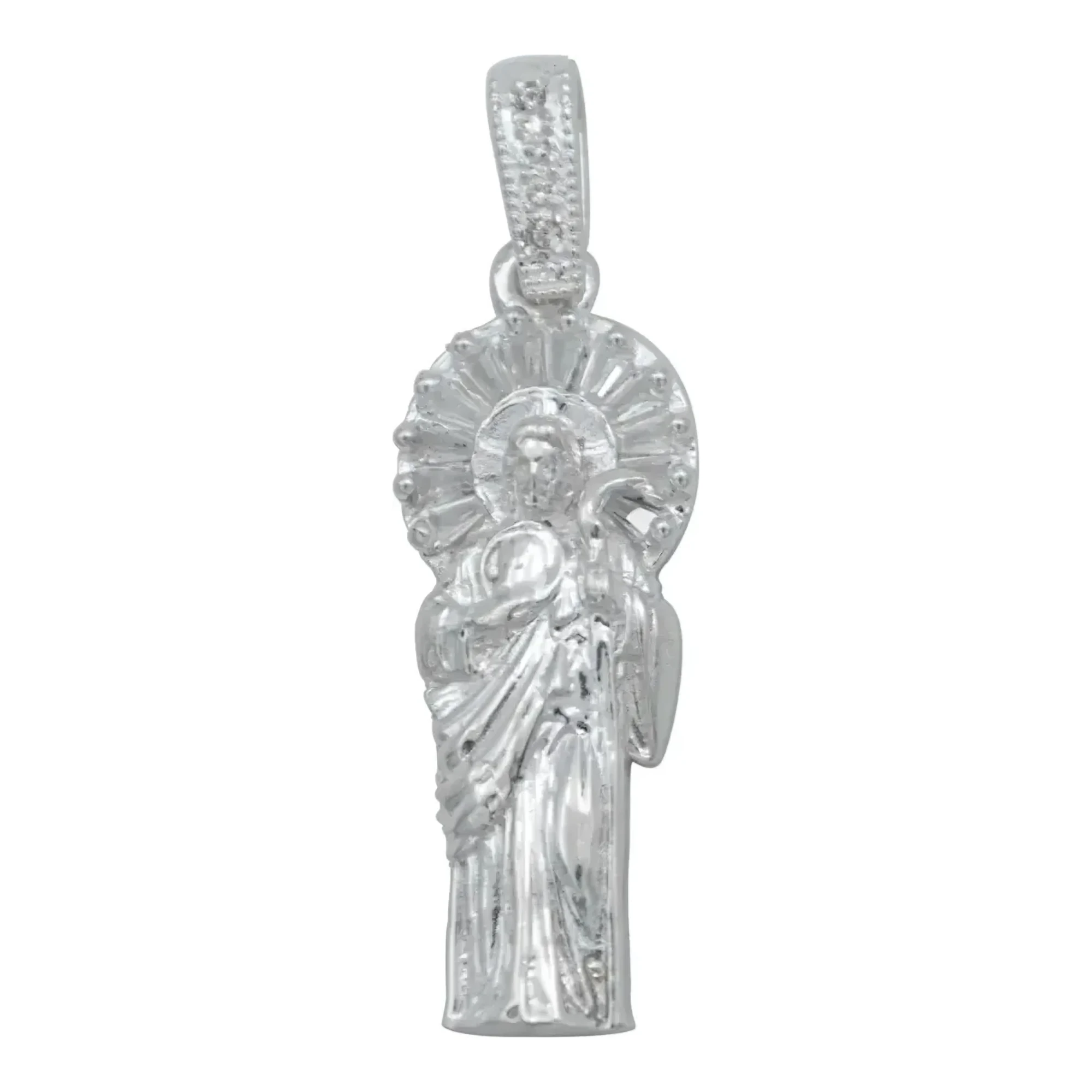 Dije de San Judas Tadeo de plata .925 nacional con acabado liso y detalles de micro zirconias brillantes de 45 mm de alto.